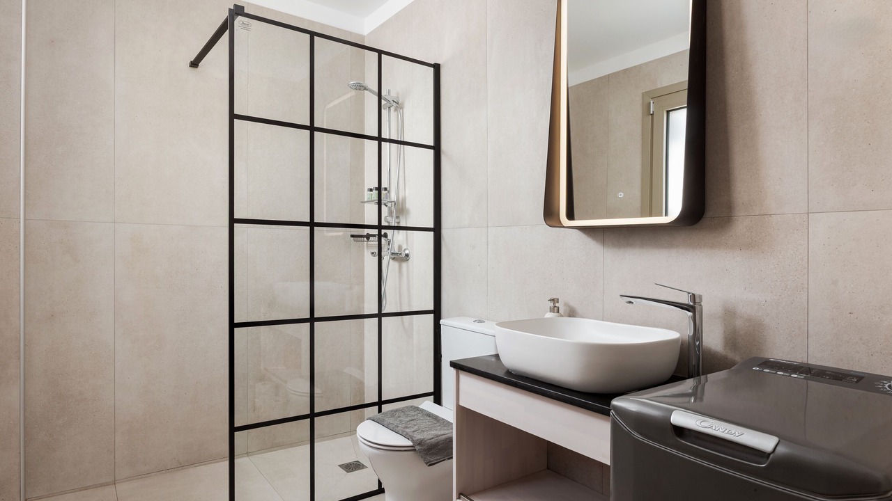 Photo of Bathroom in Perdhika