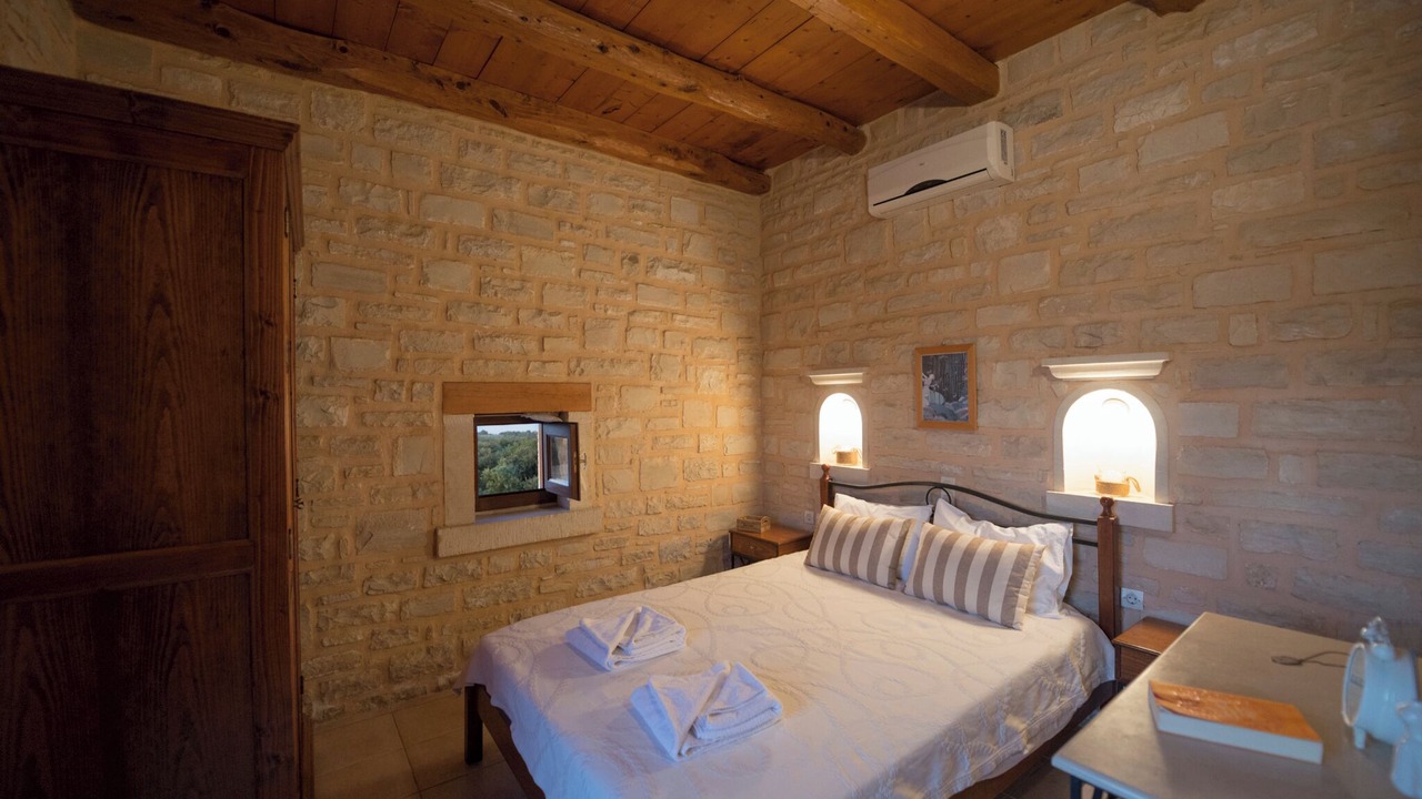 Photo of Bedroom in Atsipópoulon