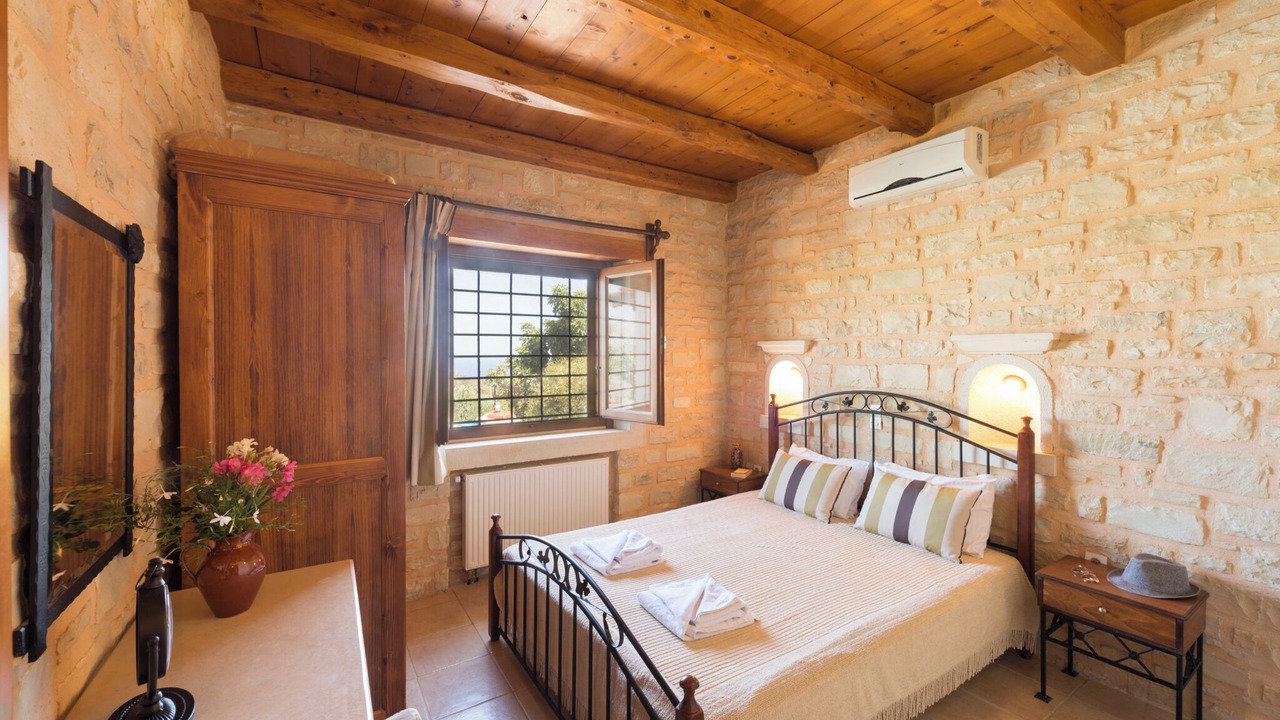 Photo of Bedroom in Atsipópoulon