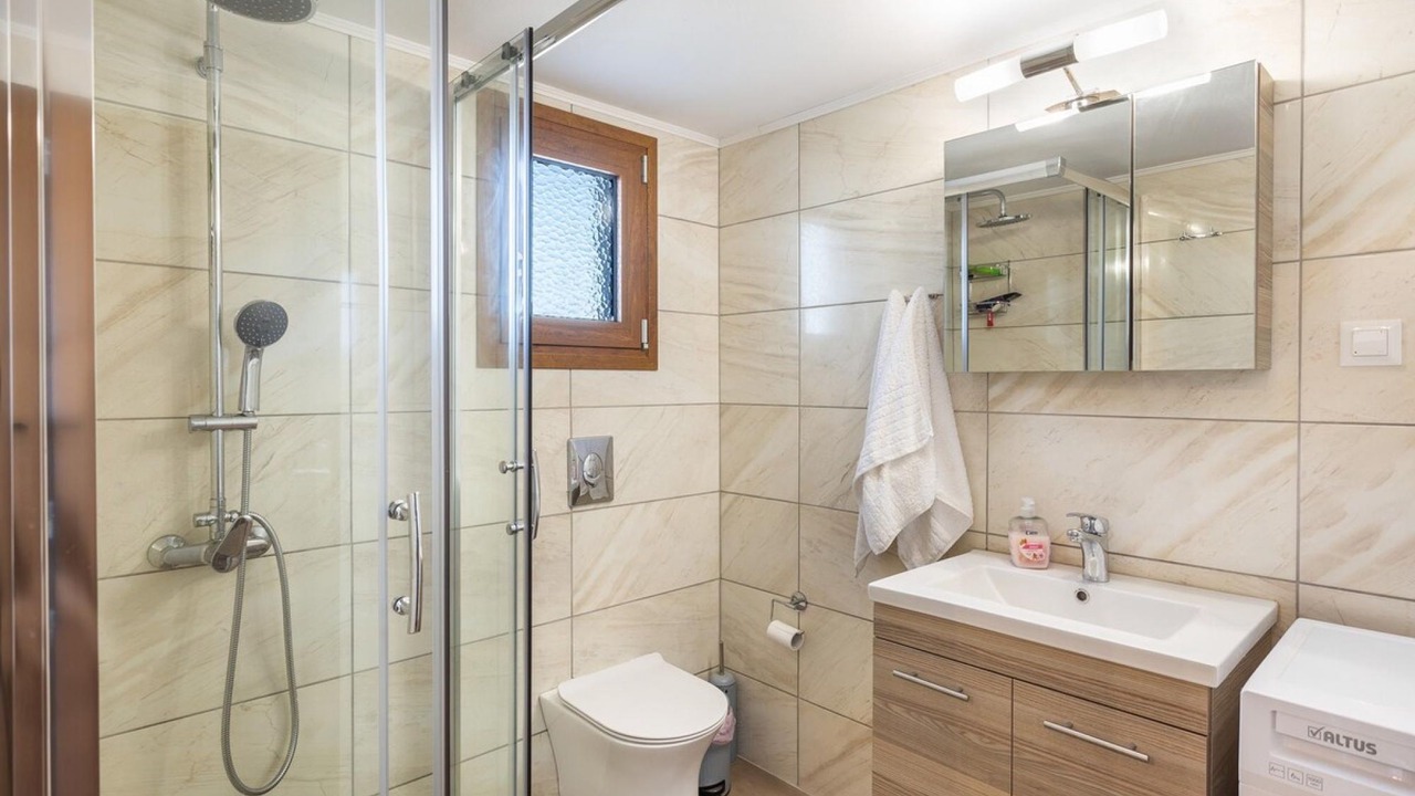 Photo of Bathroom in Platanias Town