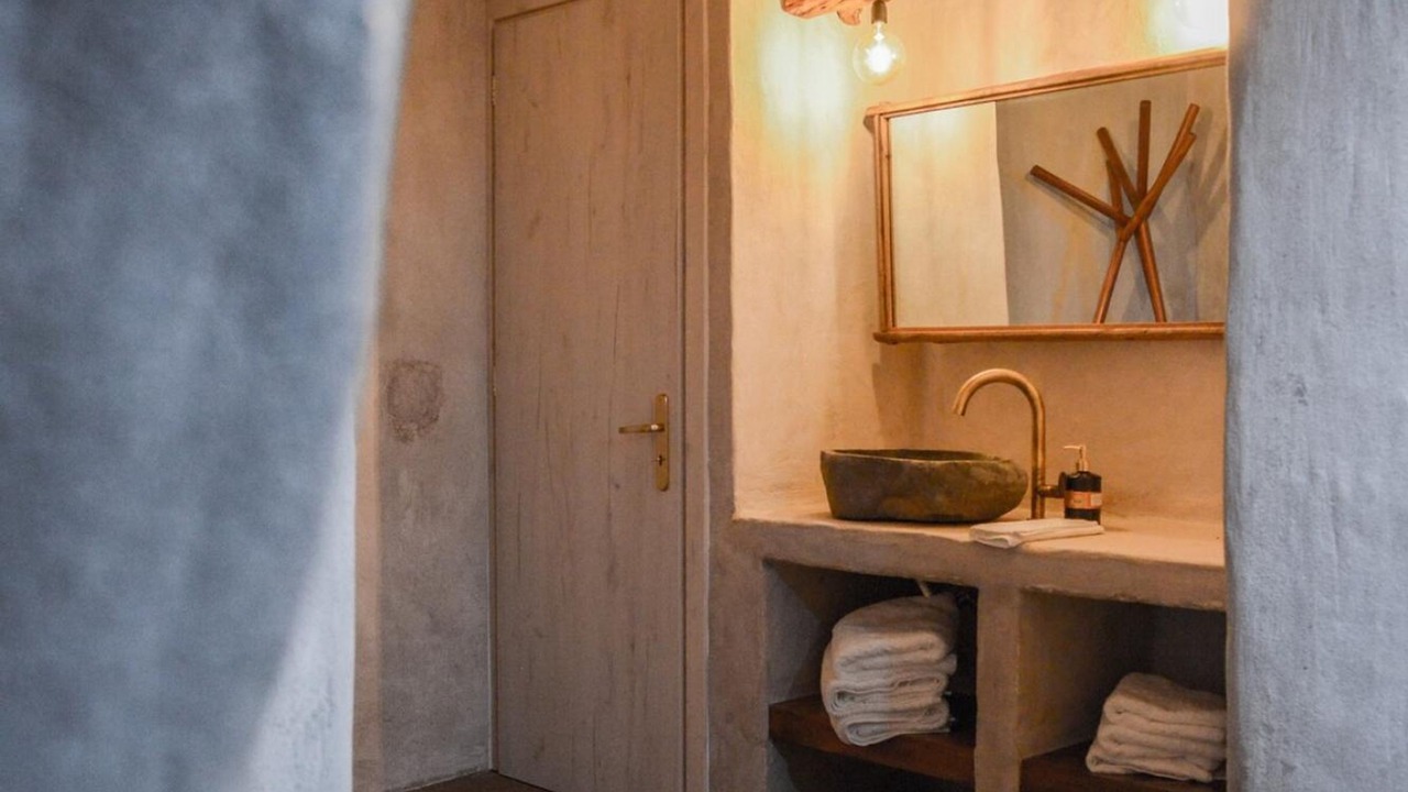 Photo of Bathroom in Tripiti