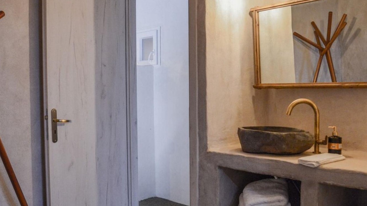 Photo of Bathroom in Tripiti