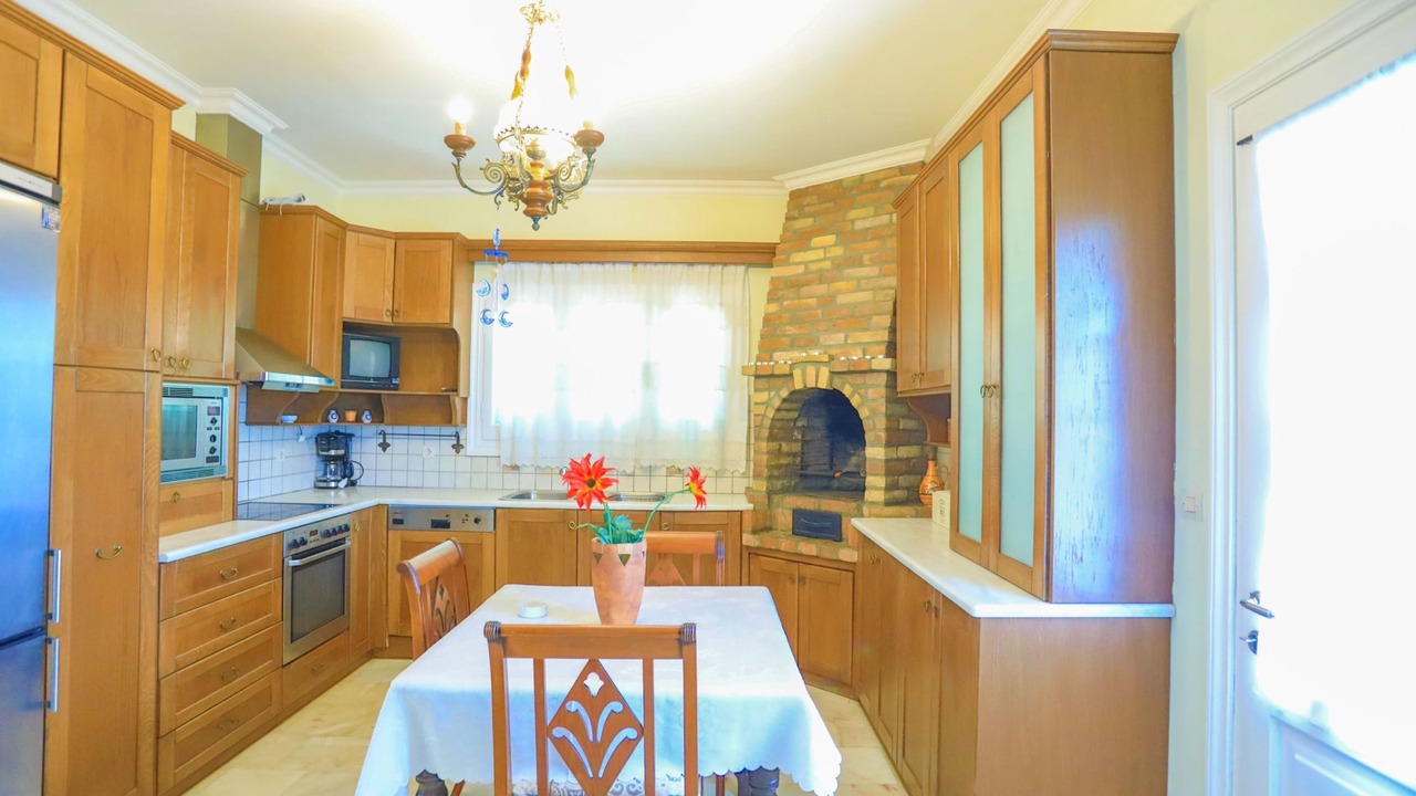 Photo of Kitchen in Petaleia