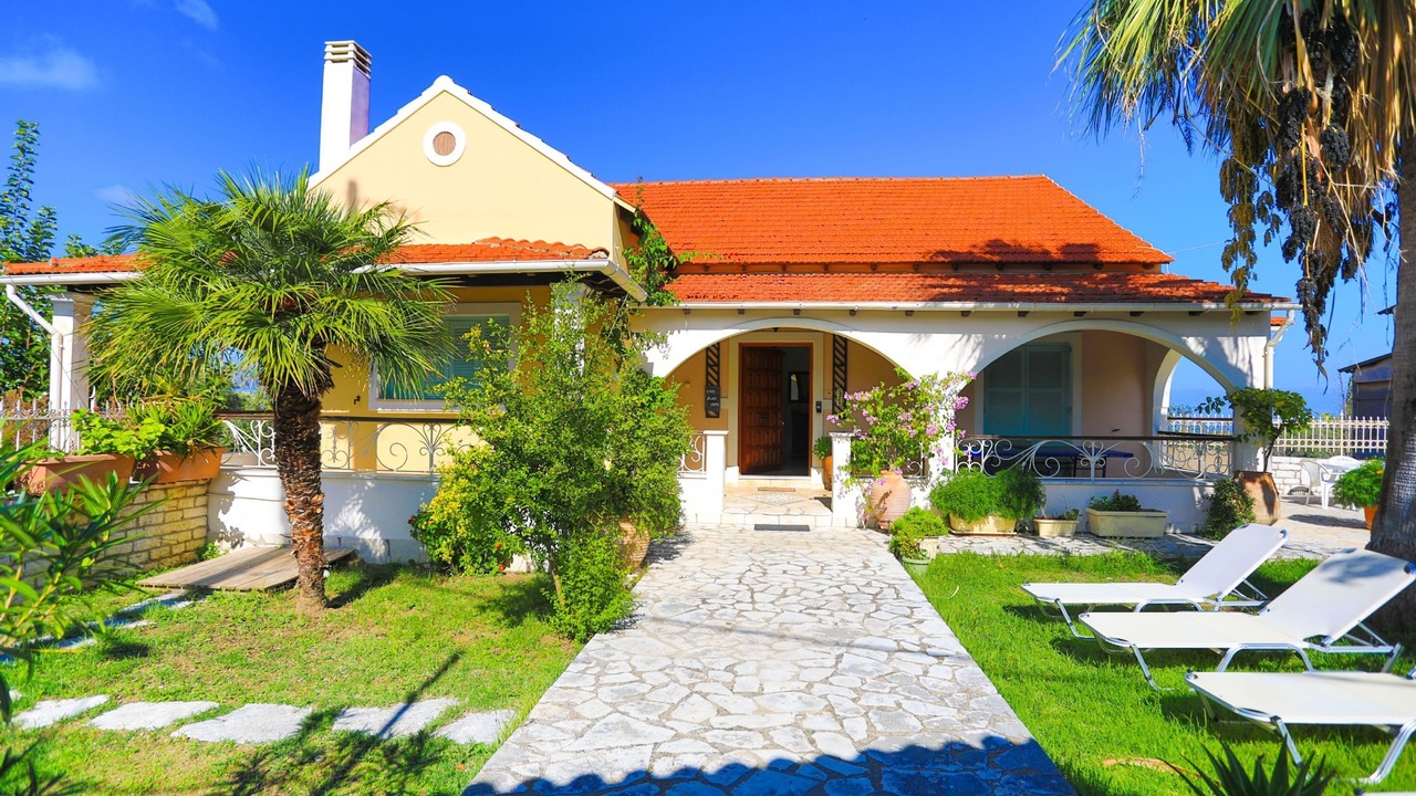 Photo of Outdoor in Petaleia
