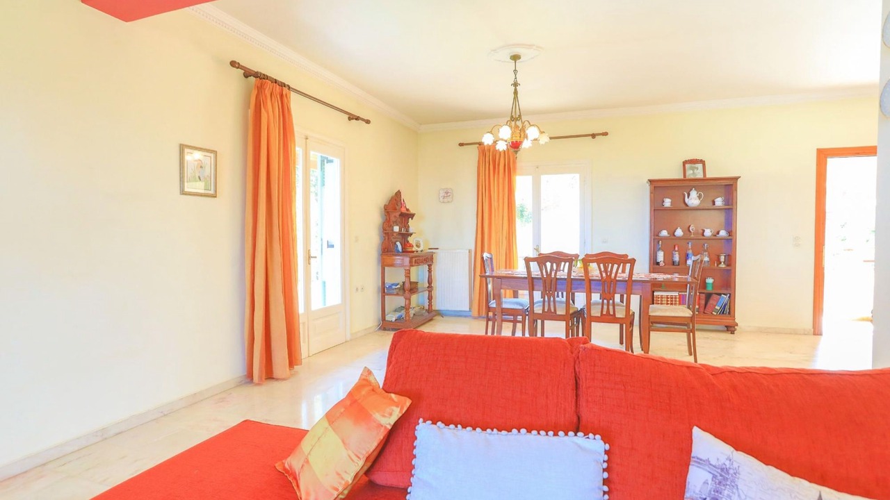 Photo of Livingroom in Petaleia