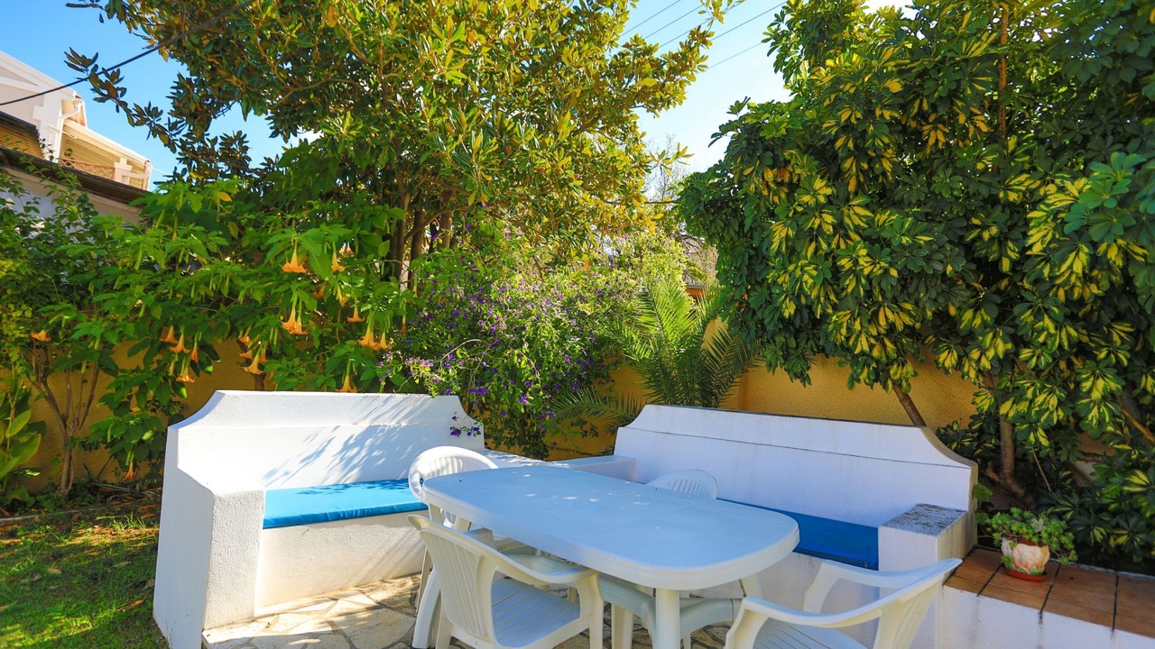 Photo of Outdoor in Petaleia