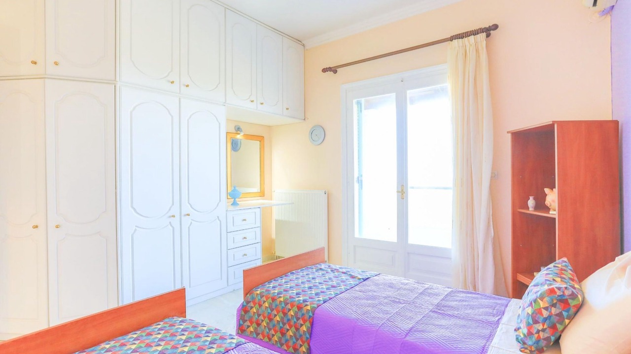 Photo of Bedroom in Petaleia