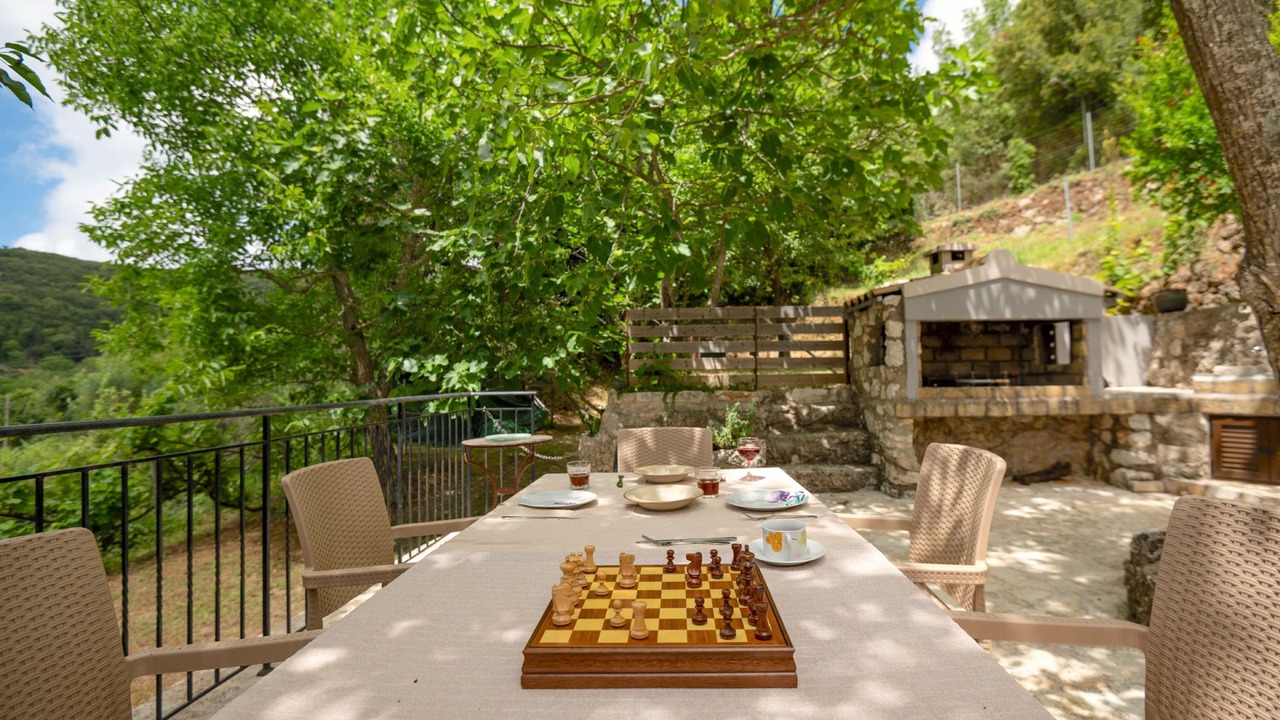 Photo of Outdoor in Petaleia