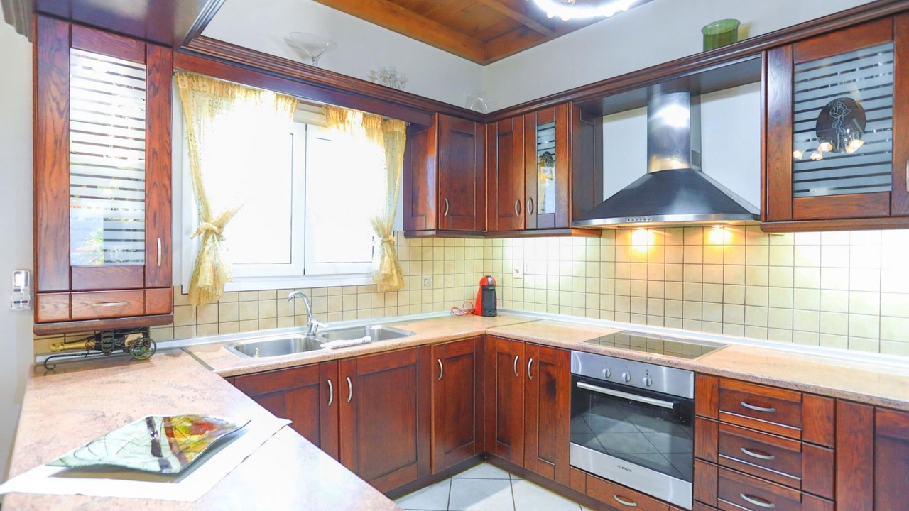 Photo of Kitchen in Petaleia