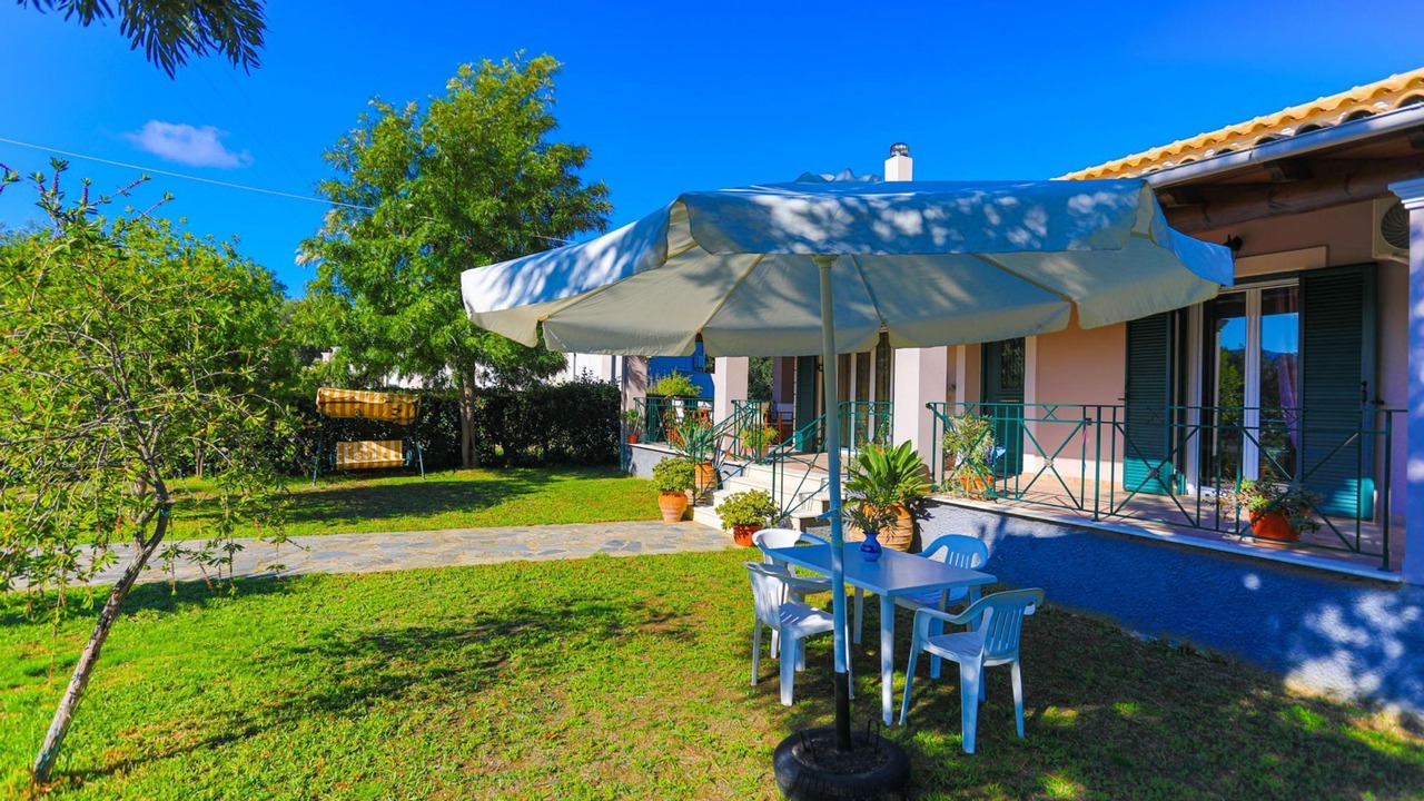 Photo of Outdoor in Petaleia