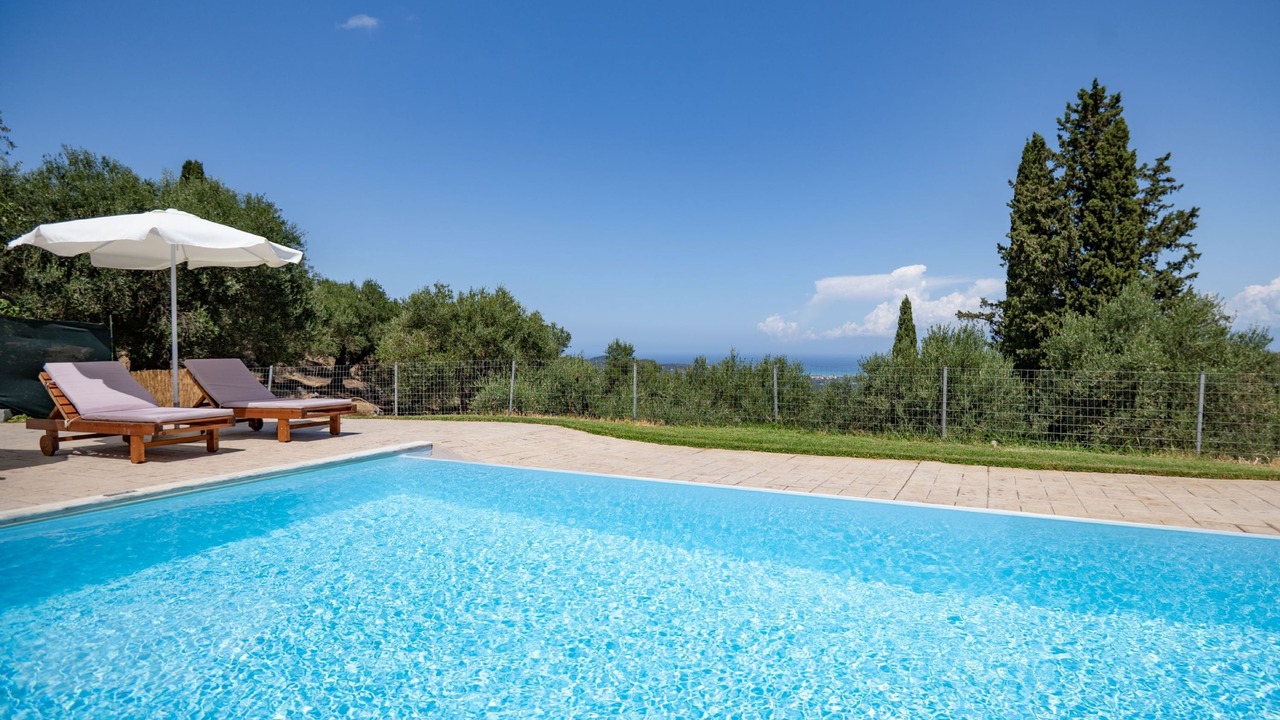 Photo of Outdoor in Petaleia