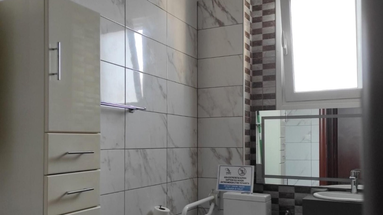Photo of Bathroom in Volos City Centre