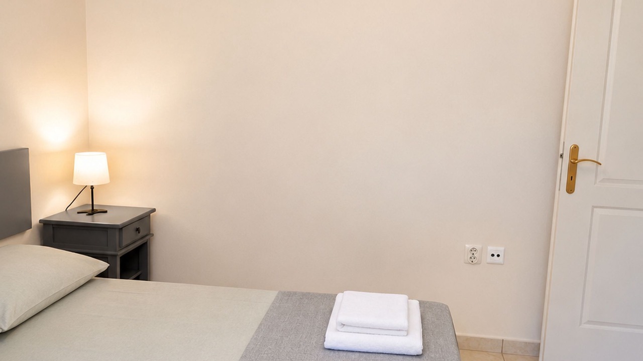 Photo of Bedroom in Dhrakata