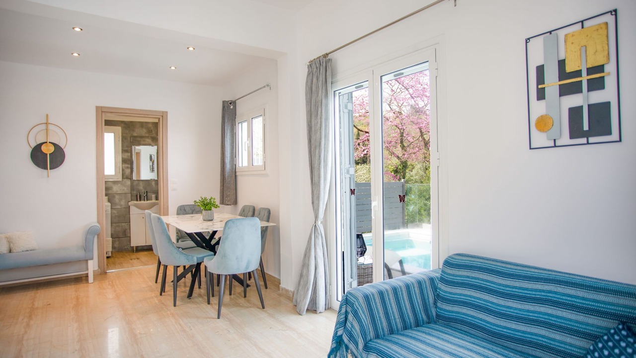 Photo of Livingroom in Petaleia