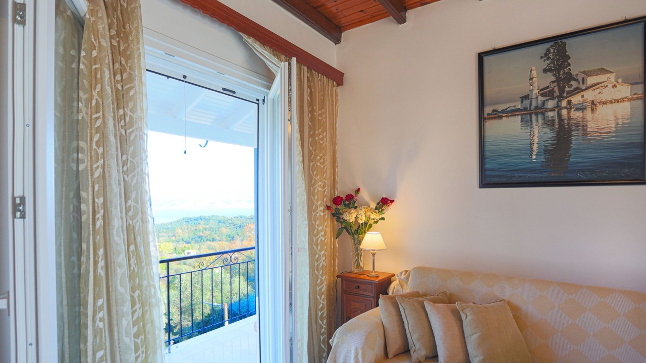 Photo of Livingroom in Petaleia