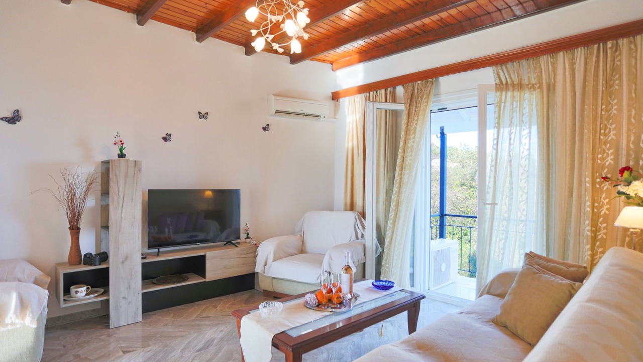 Photo of Livingroom in Petaleia