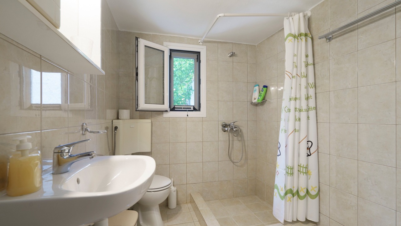Photo of Bathroom in Frikes