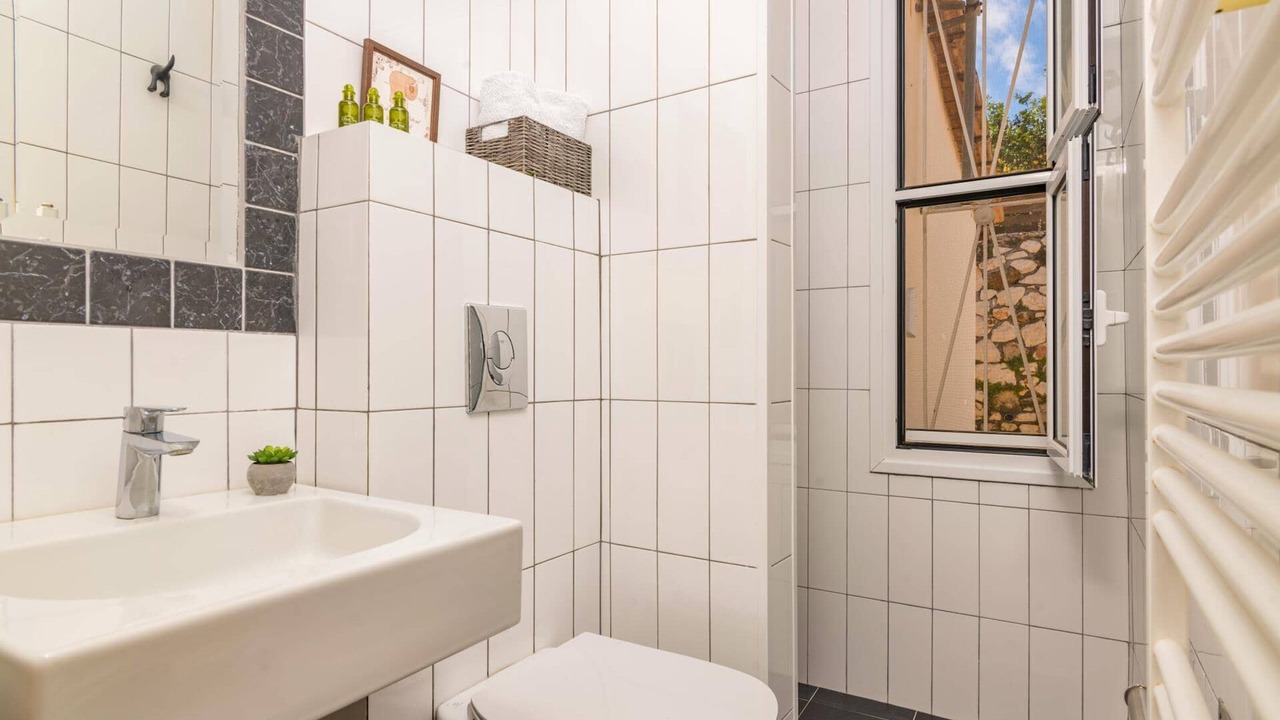 Photo of Bathroom in Tragaki