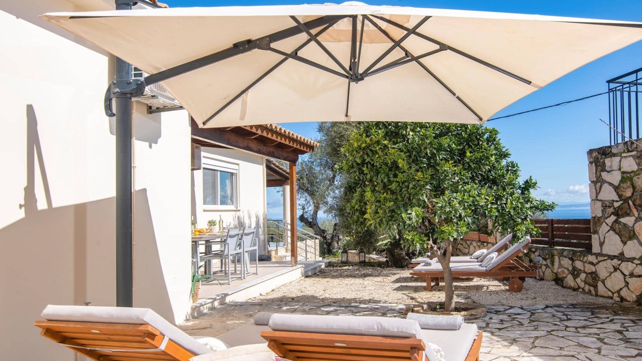 Photo of Patio Balcony in Tragaki