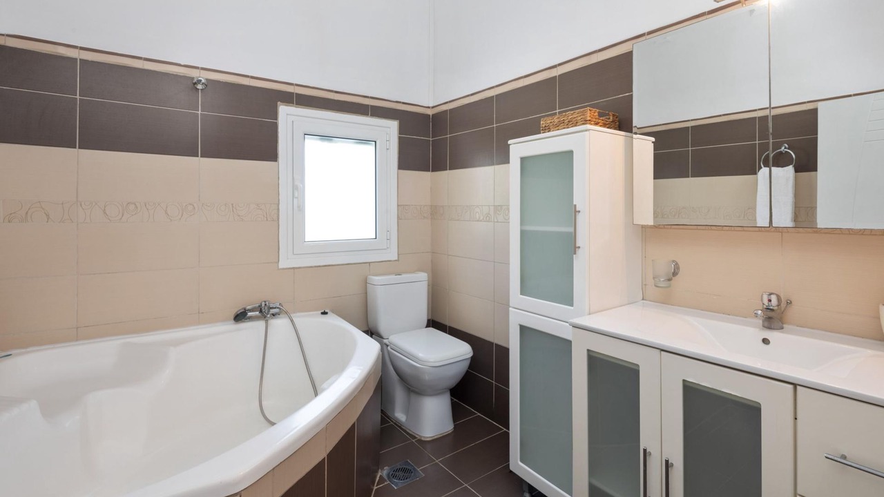 Photo of Bathroom in Chalikounas
