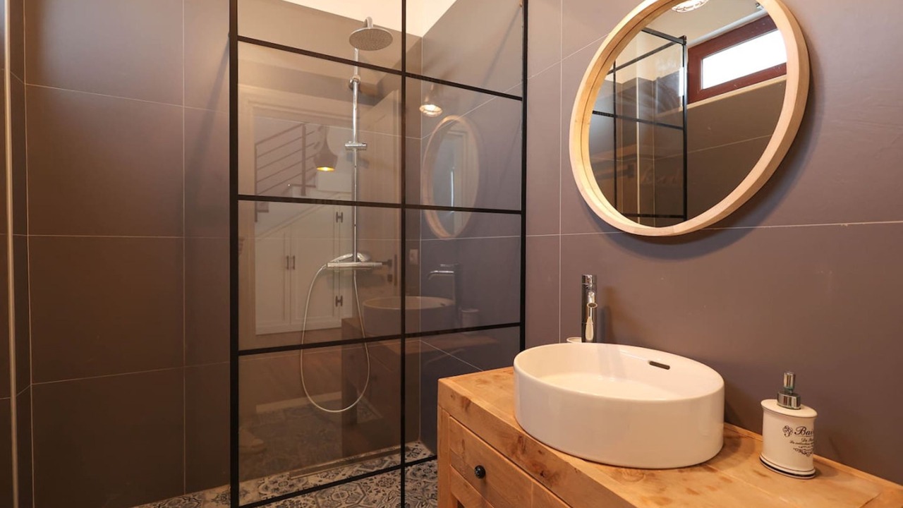 Photo of Bathroom in Ishem