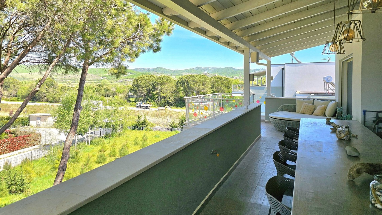 Photo of Patio Balcony in Ishem