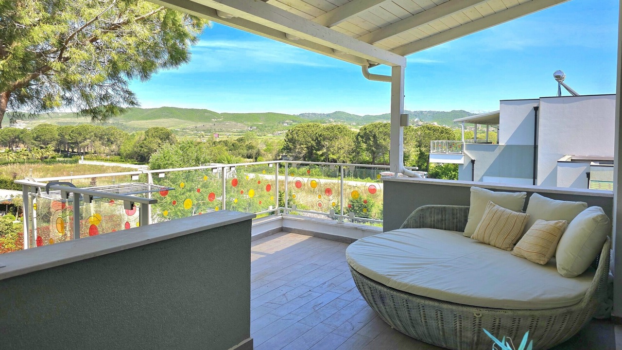 Photo of Patio Balcony in Ishem