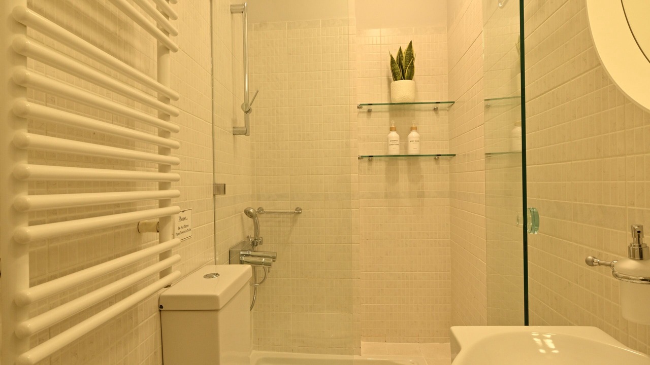 Photo of Bathroom in Plaka