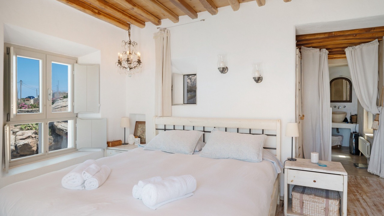 Photo of Bedroom in Faros Armenistis