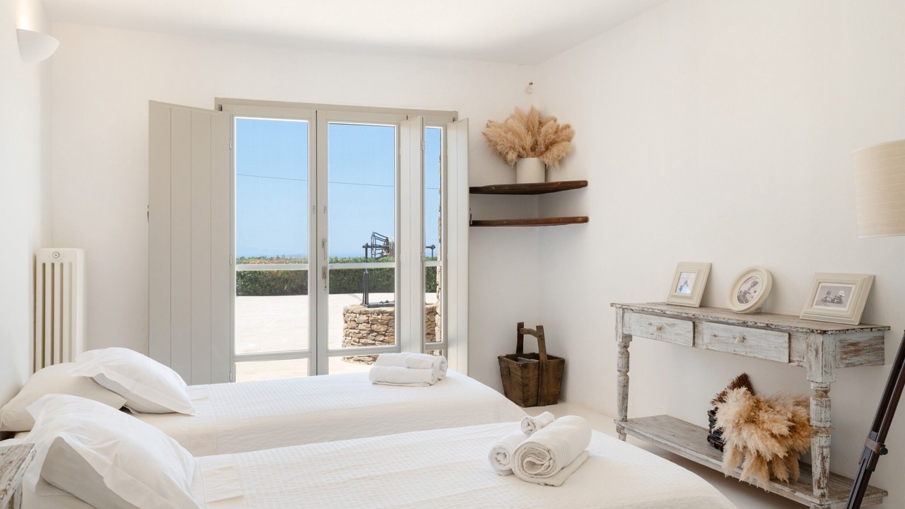 Photo of Bedroom in Faros Armenistis