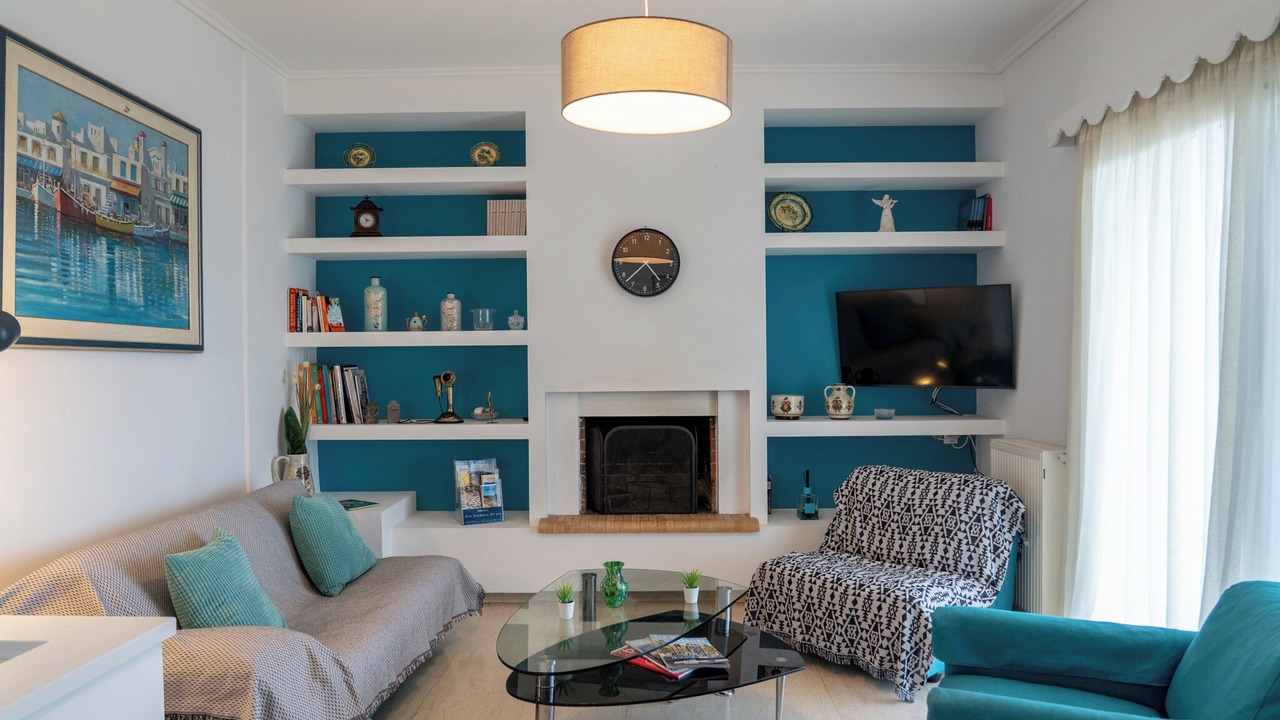 Photo of Livingroom in Kaki Thalassa