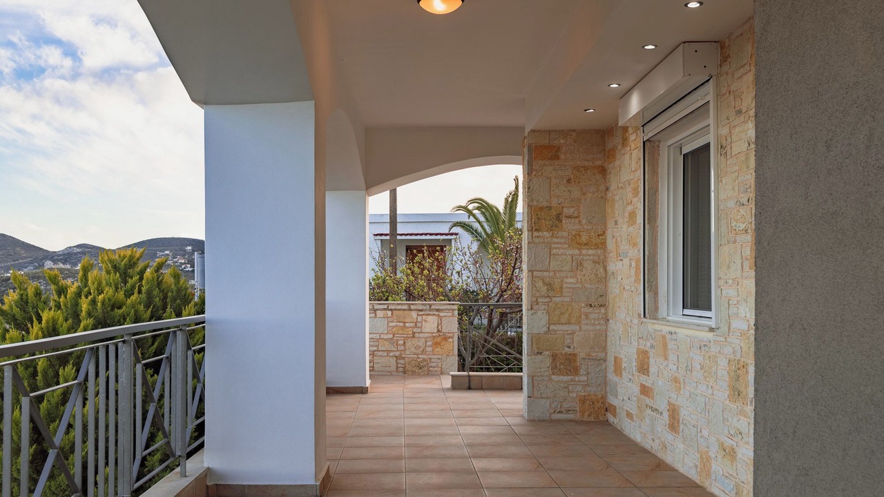Photo of Patio Balcony in Kaki Thalassa