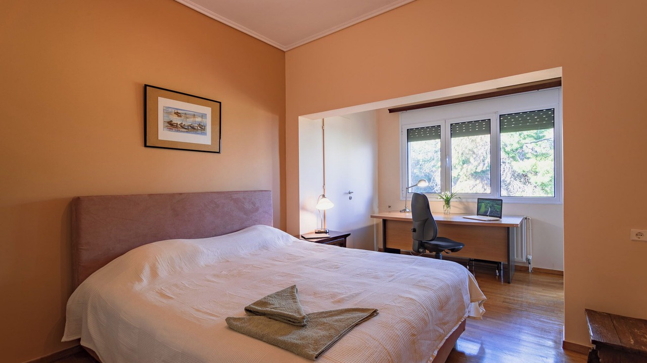 Photo of Bedroom in Kaki Thalassa