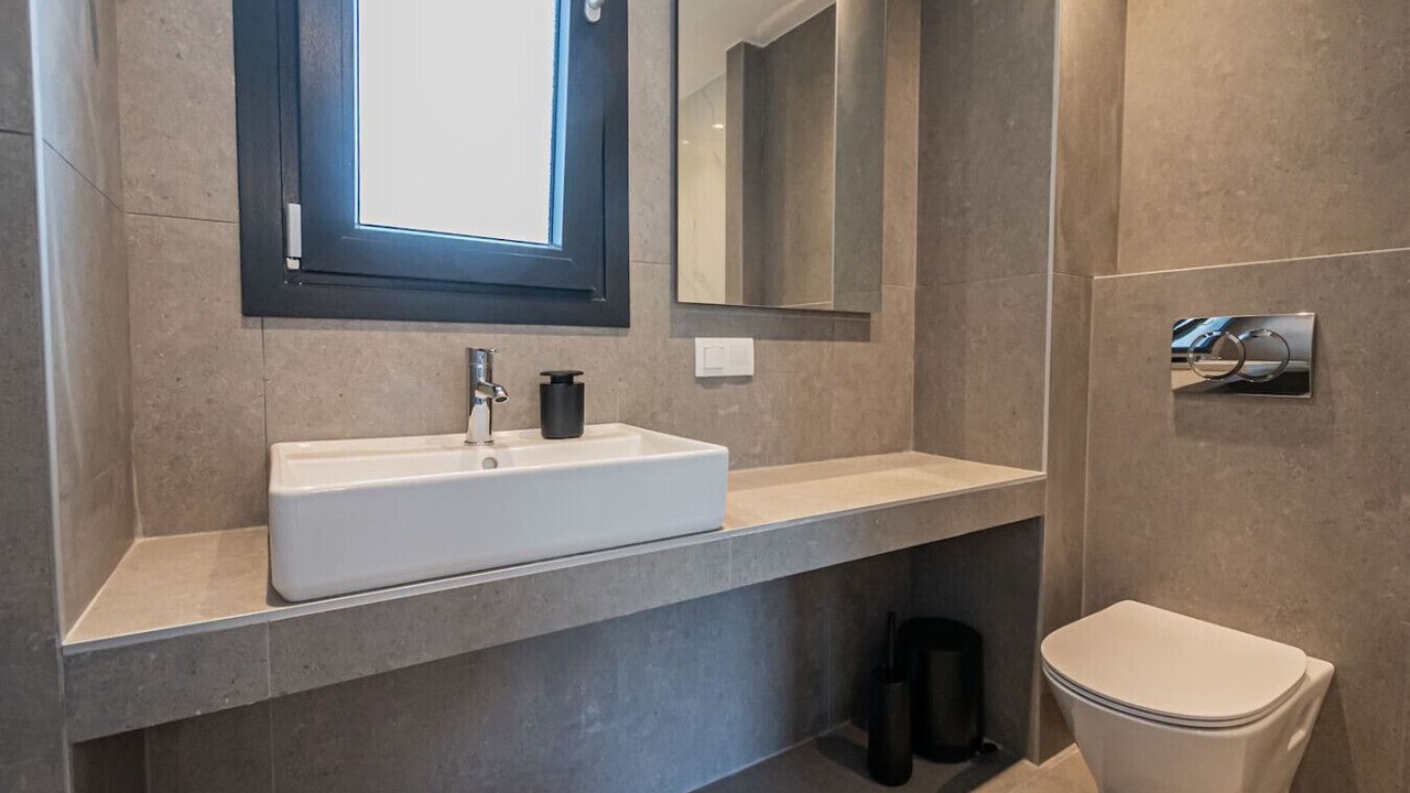 Photo of Bathroom in Polichrono