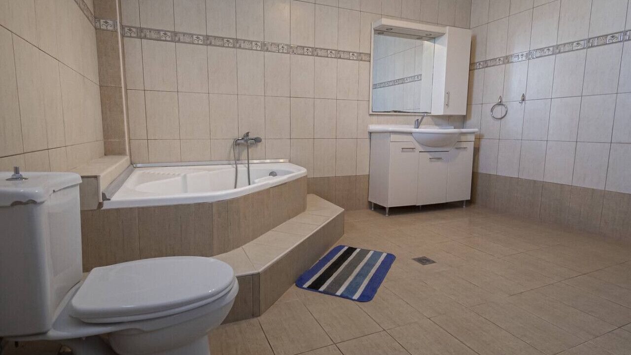 Photo of Bathroom in Flogita