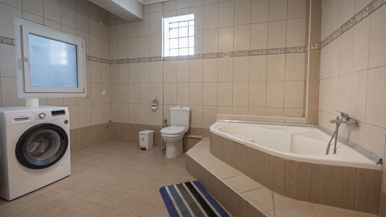 Photo of Bathroom in Flogita