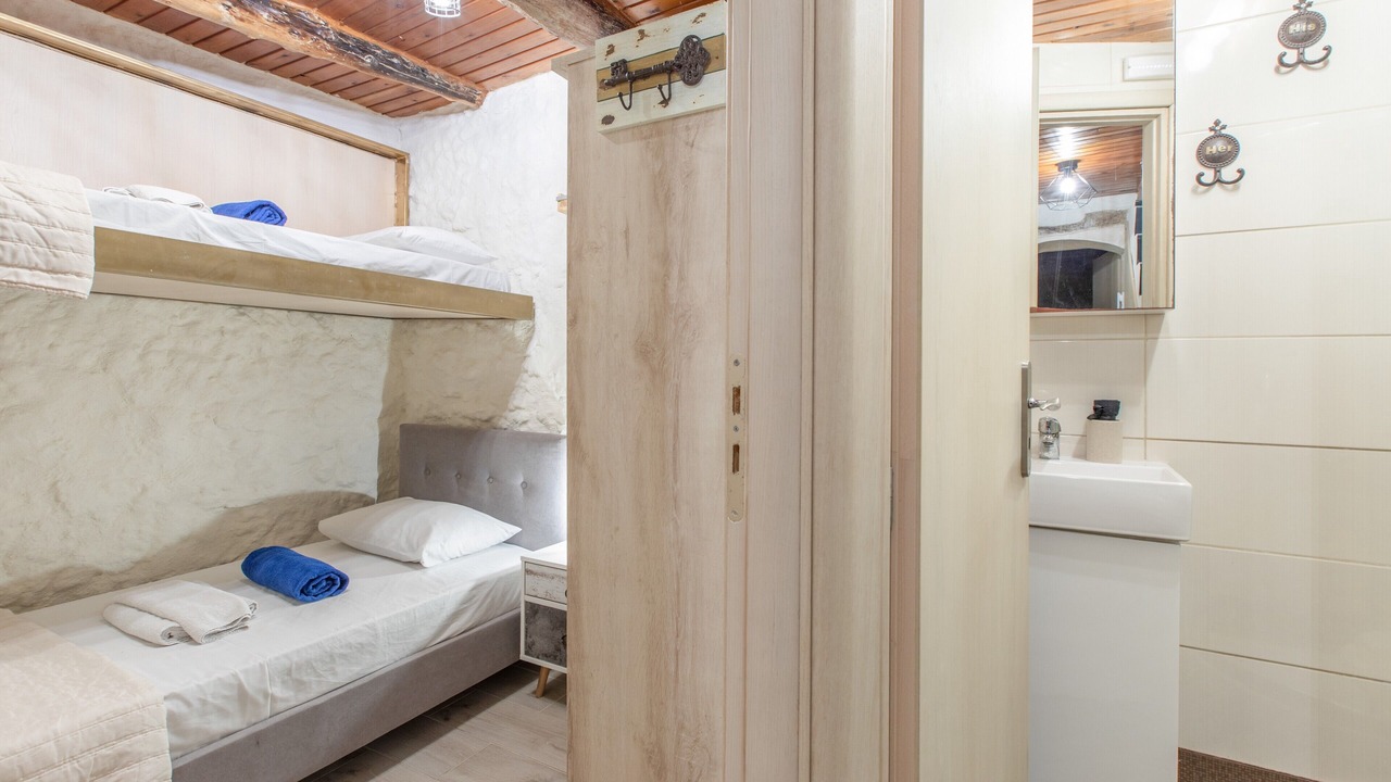 Photo of Bedroom in Filaki