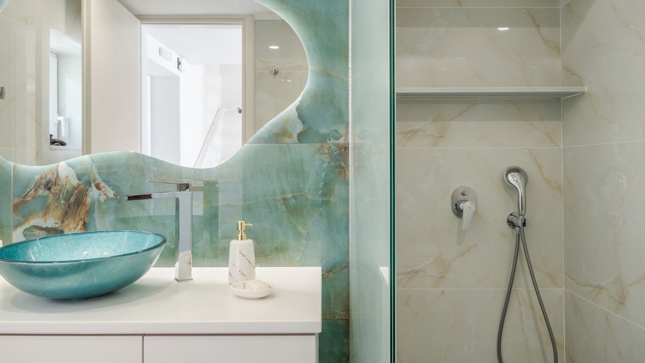 Photo of Bathroom in Amoopi
