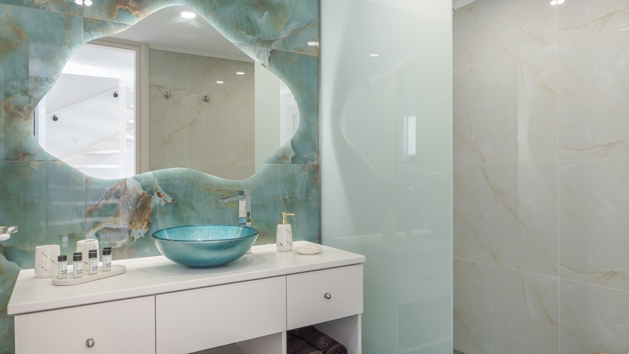 Photo of Bathroom in Amoopi