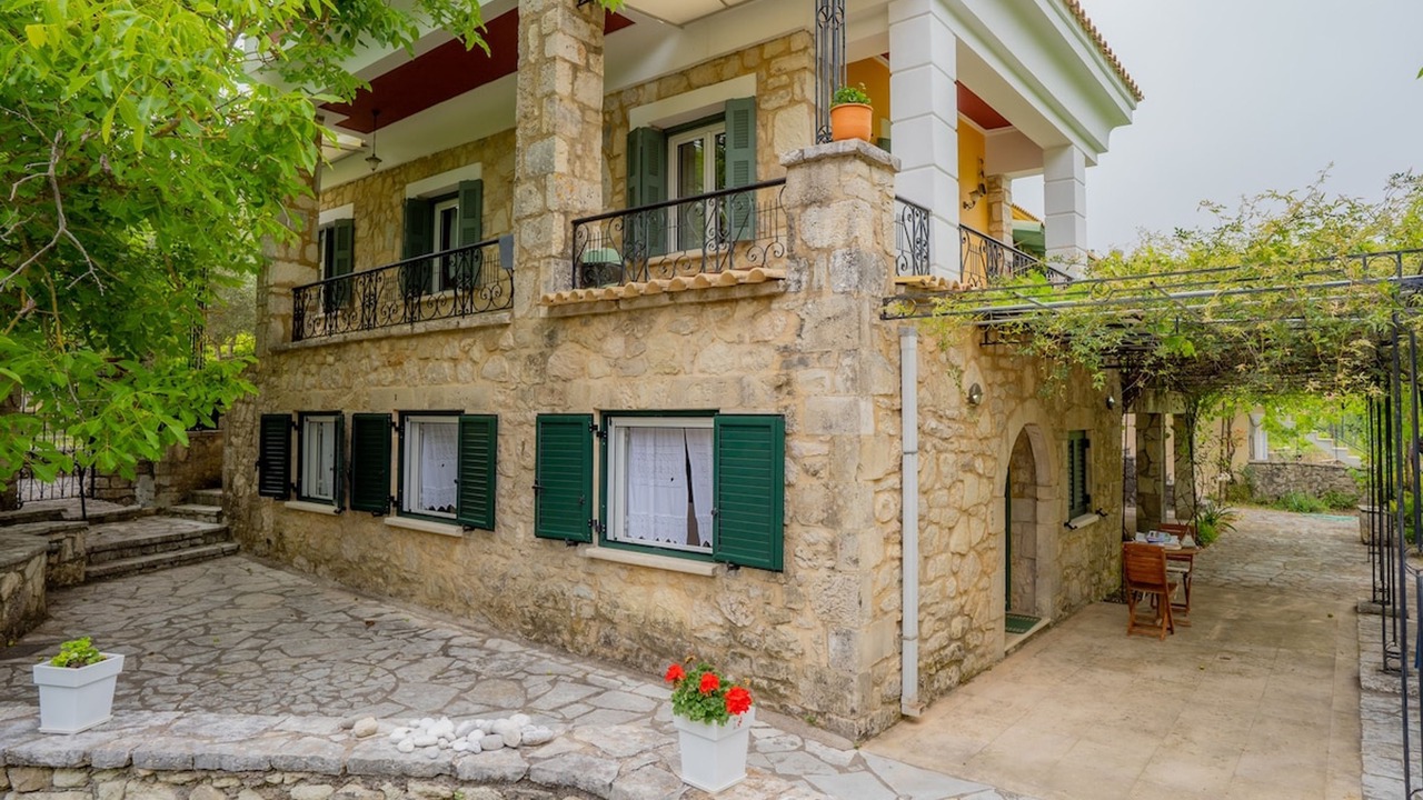 Photo of Outdoor in Asprogerakata