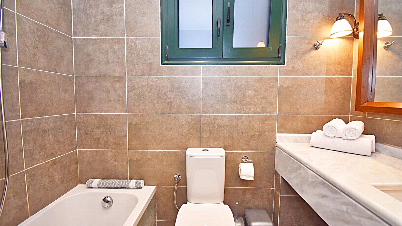 Photo of Bathroom in Parelia