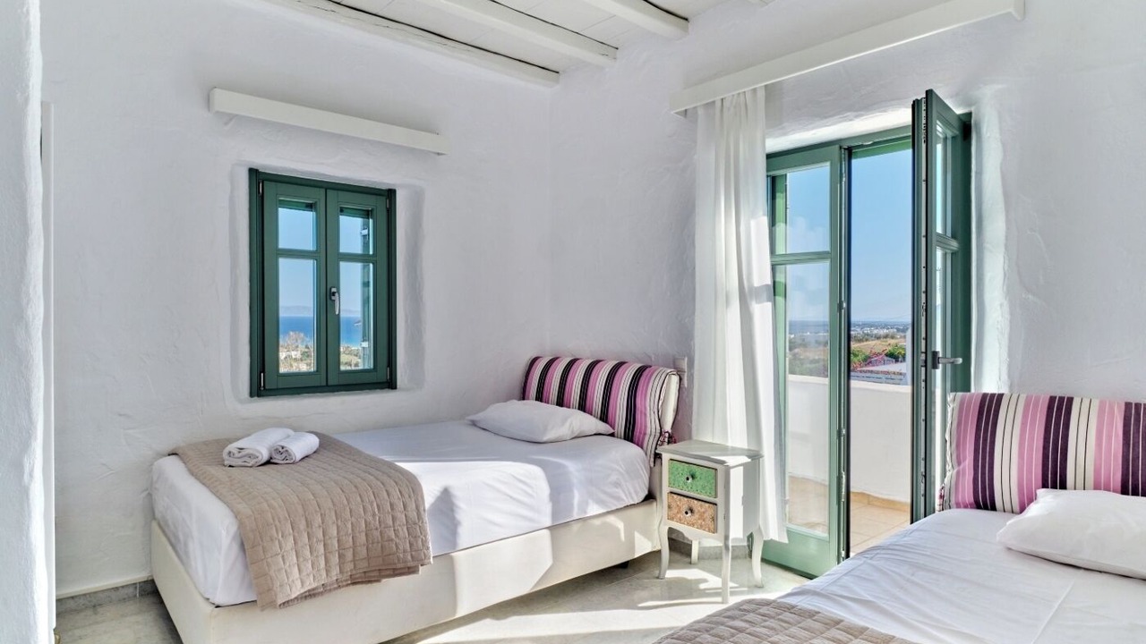 Photo of Bedroom in Drios