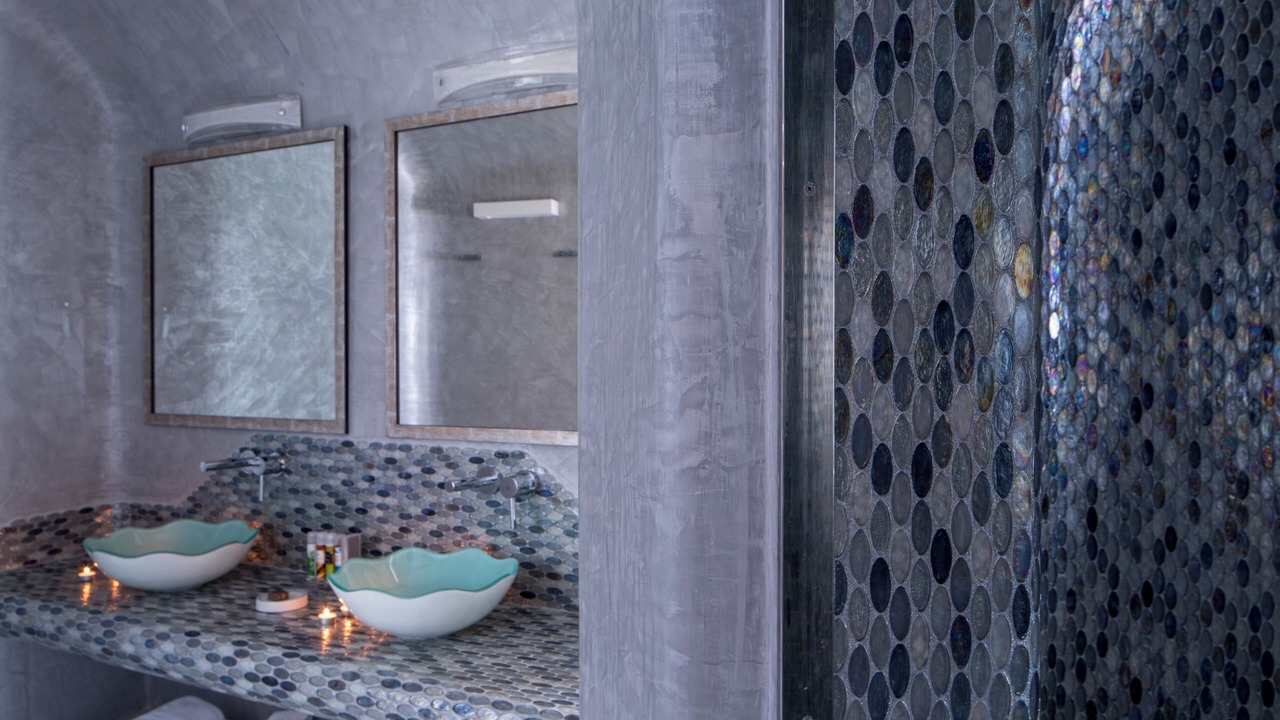Photo of Bathroom in Kamari