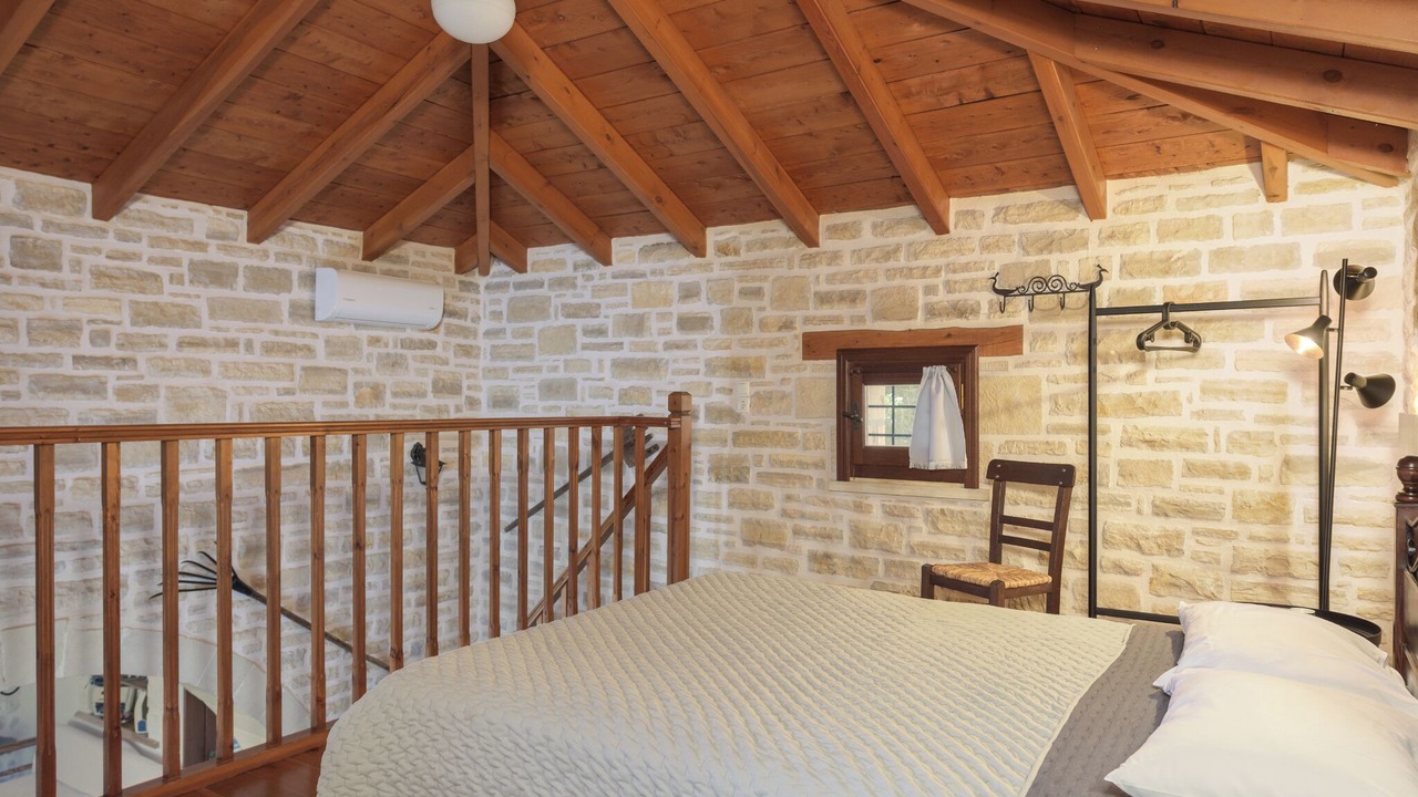 Photo of Bedroom in Atsipópoulon