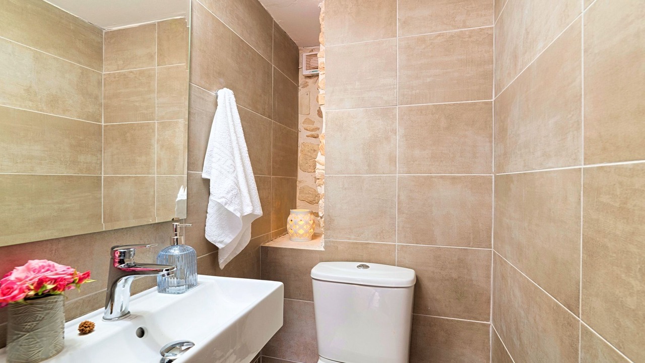 Photo of Bathroom in Argyroupoli