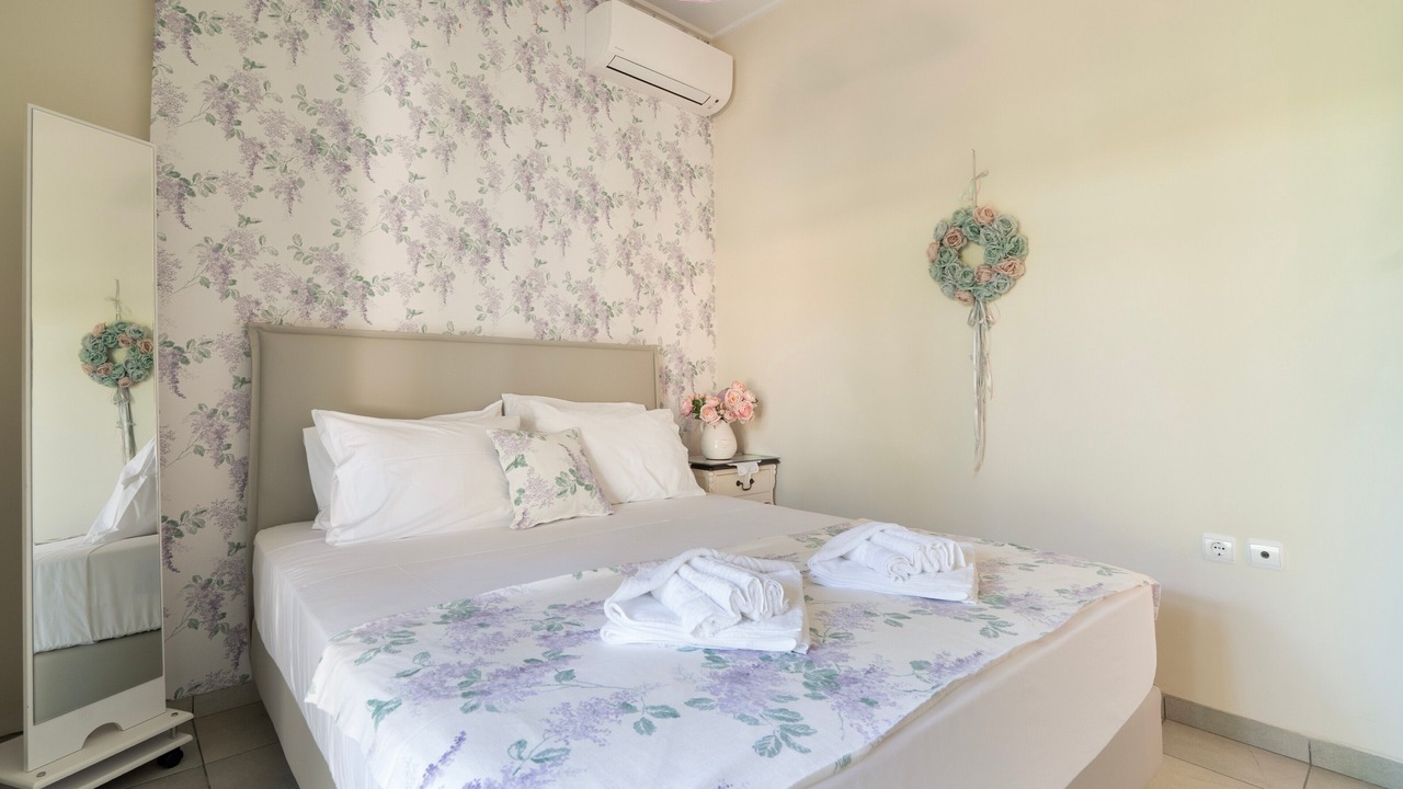 Photo of Bedroom in Khelmata
