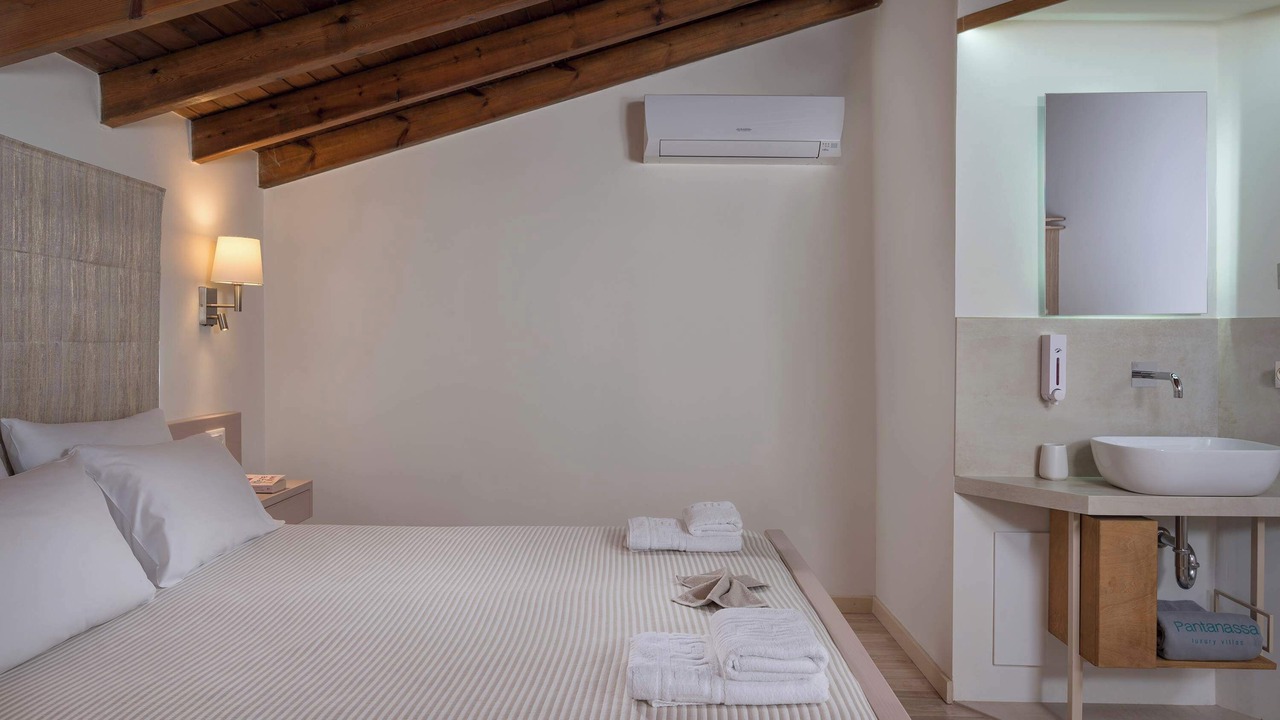 Photo of Bathroom in Kato Stalos