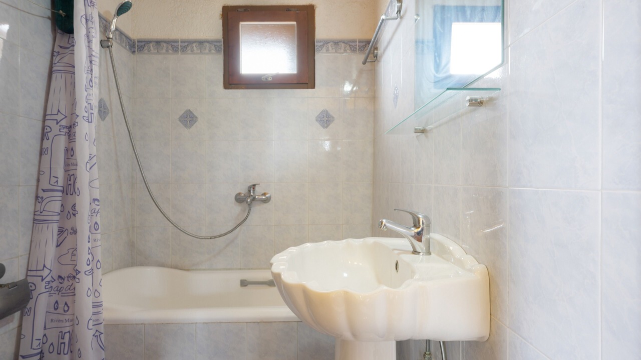 Photo of Bathroom in Palekastro