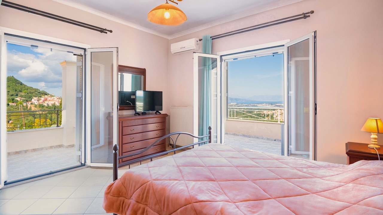 Photo of Bedroom in Benitses