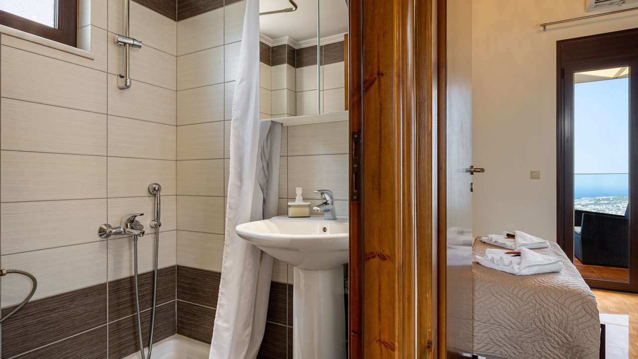 Photo of Bathroom in Katochori